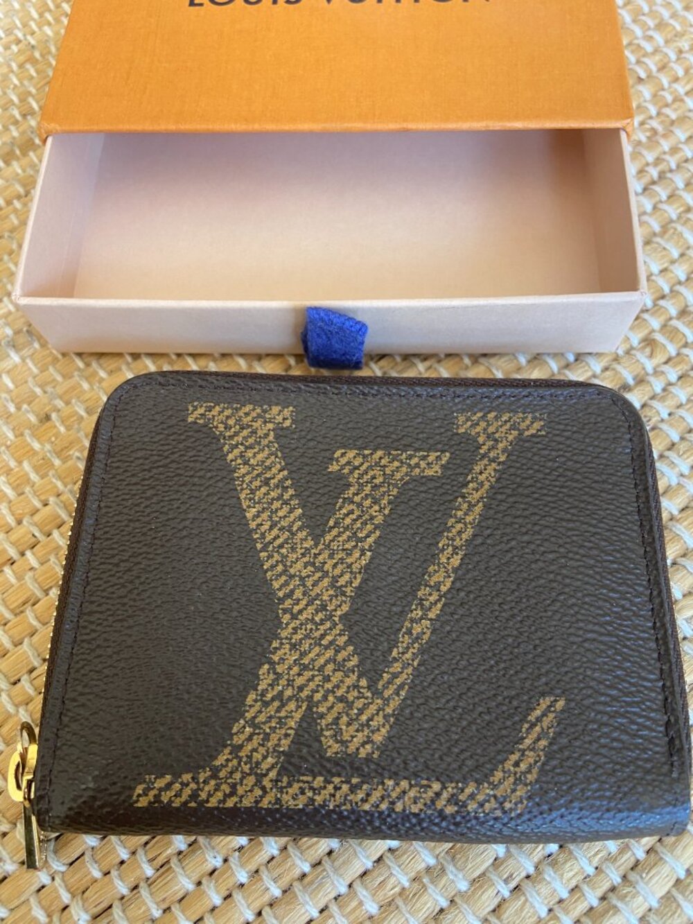 Louis Vuitton MONOGRAM GIANT Zippy Coin WALLET WITH BOX - Picture 2 of 6